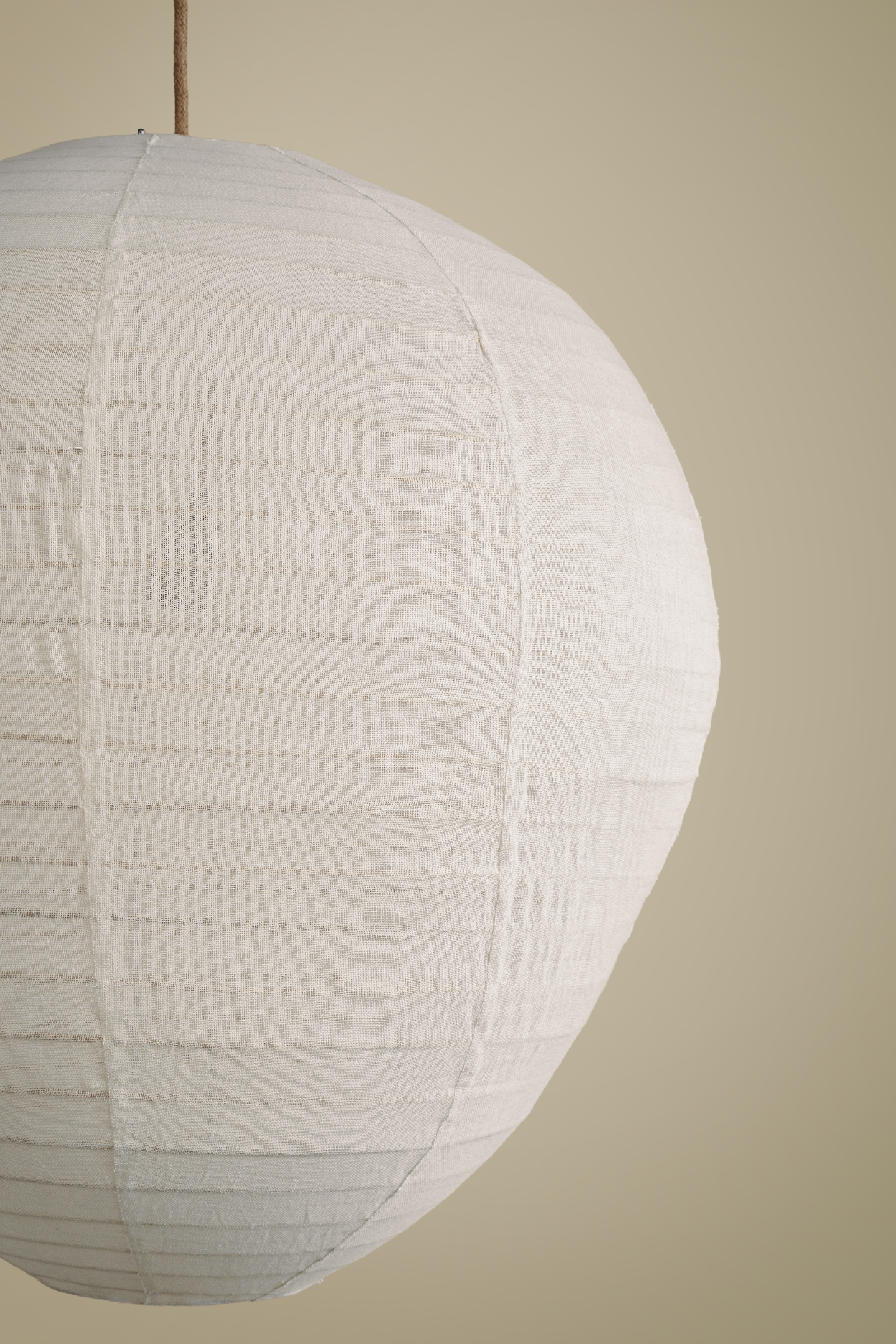 Embla linen shade