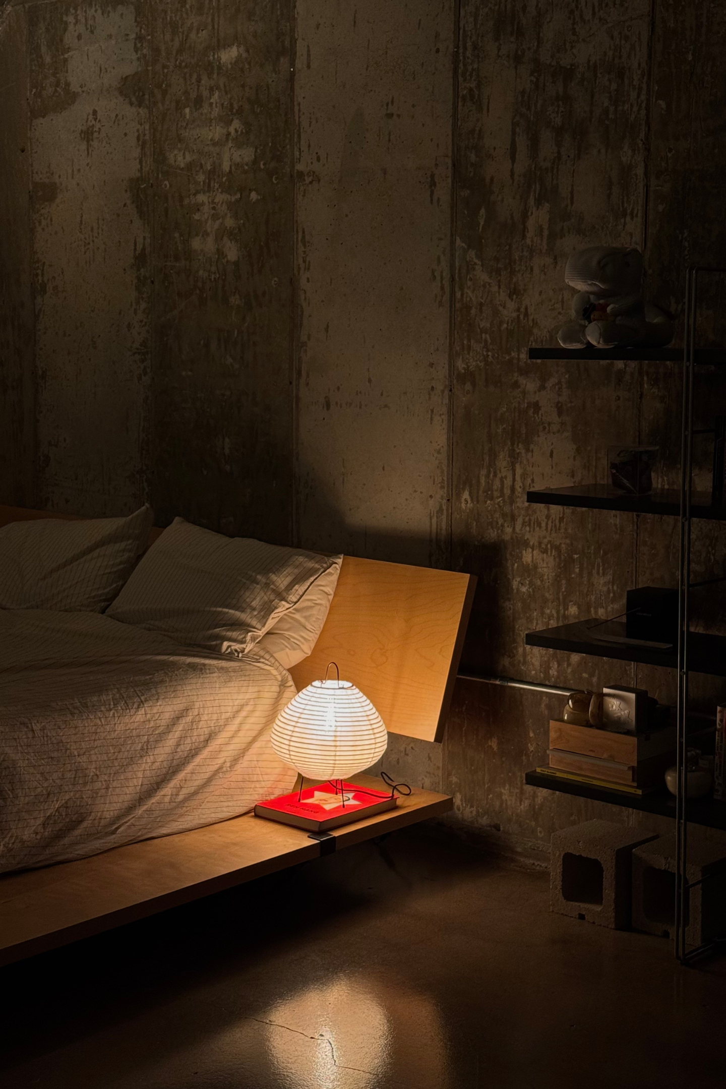 Frank bedside linen table lamp
