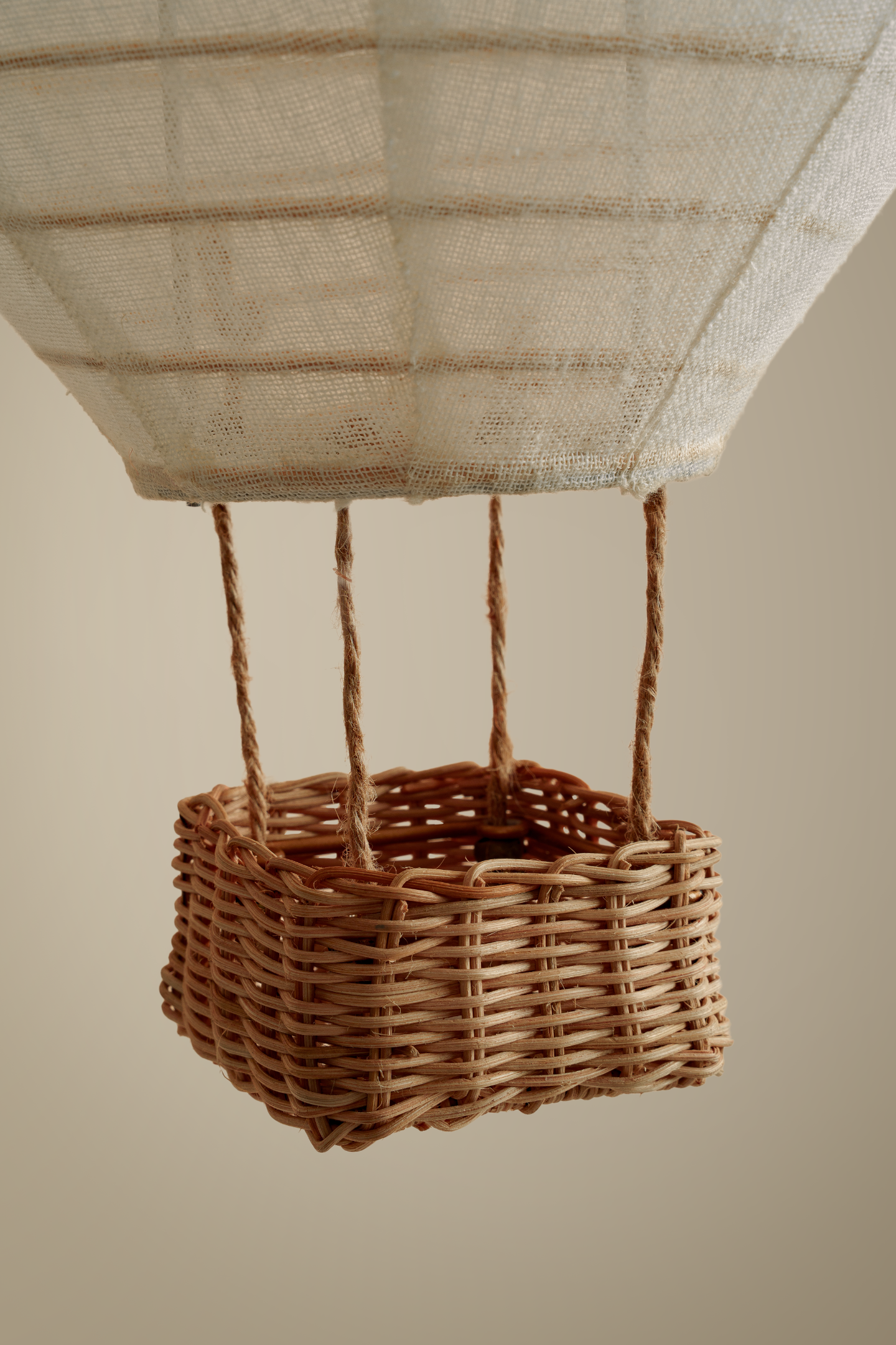 Up & away linen shade