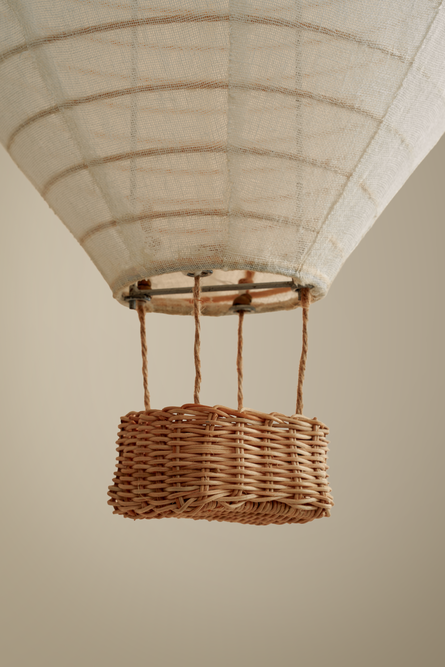 Up & away linen shade